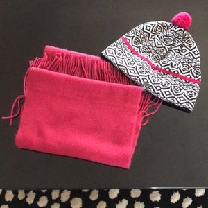 100% Merino Wool Ibex Beanie. Scarf included.